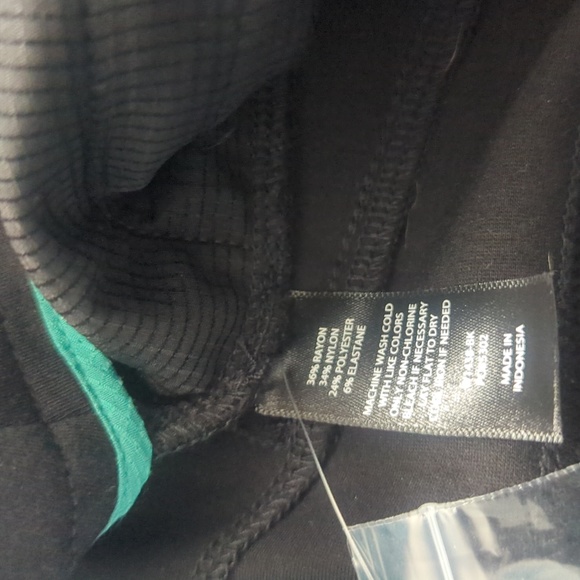 Betabrand NWOT crop lite black Size S - Picture 9 of 9